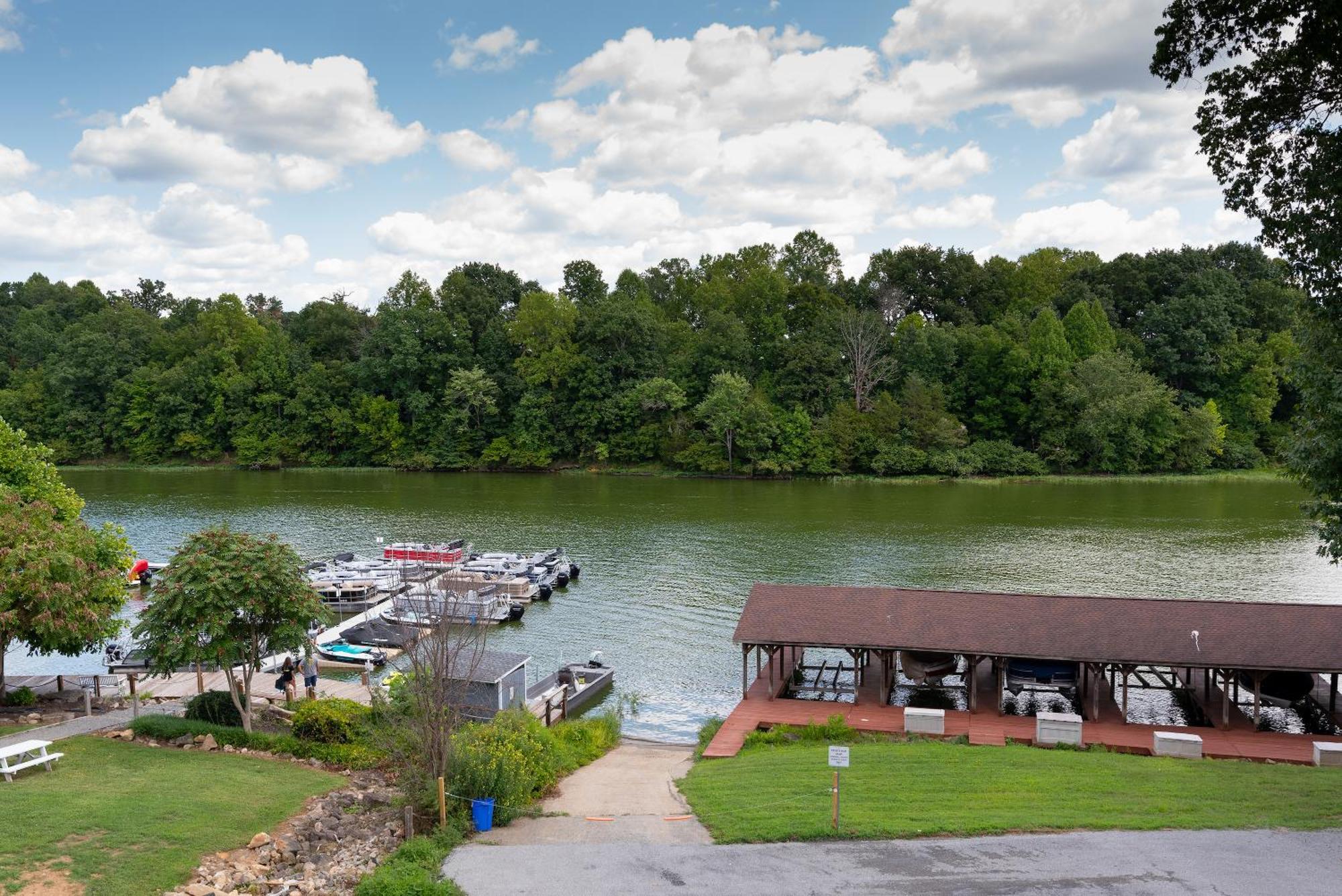 Boardwalk Hotel On Lake Anna By Kasa Mineral Dış mekan fotoğraf